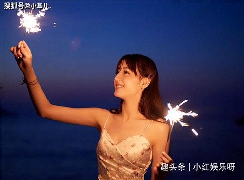 迪丽热巴有刘海的照片,展现清新甜美风